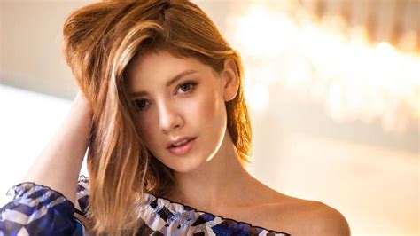 Lena Anderson | Windows Themes