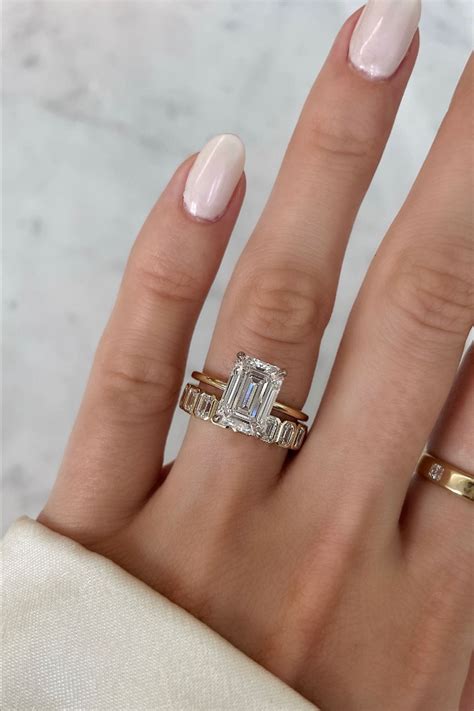 emerald cut diamond band 5