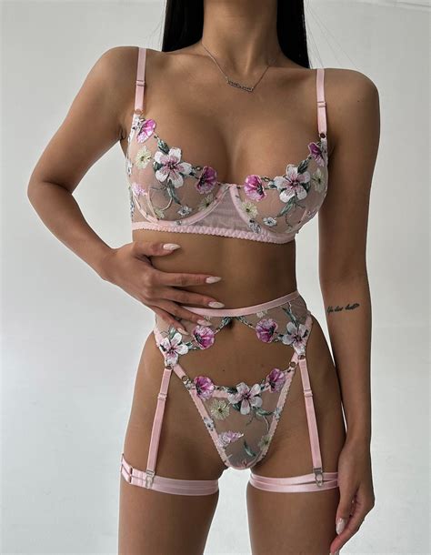 embroidered lingerie setfloral lingerie setlace pantysheer bra
