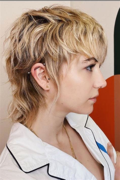 mullet hairstyle  women hairstyle haircut trend