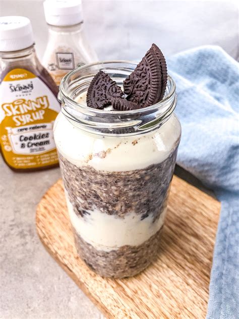 Oreo Overnight Oats - Eva Koper | Recipe | Overnight oats healthy ...