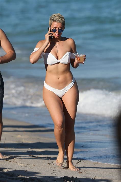 JULIEANNA YESJULZ GODDARD in Bikini at a Beach in Miami 11/25/2017