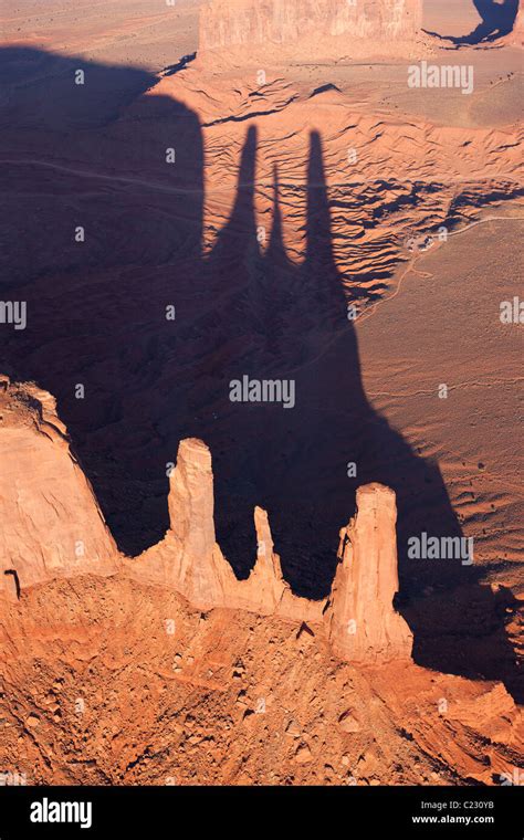 Three sisters rock formation hi-res stock photography and images - Alamy