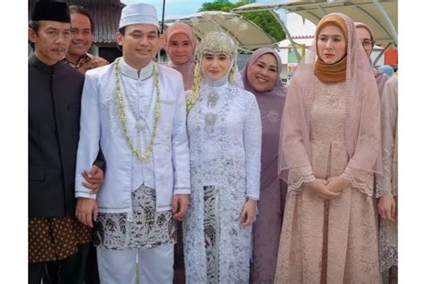 Antara Ngakak dan Kagum, Reaksi Warganet Lihat Wulan Guritno di Film