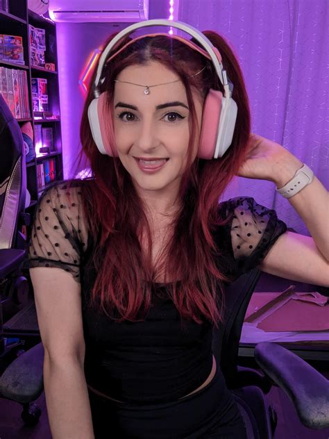 ‘Budget cosplay of my Sorceress’ : r/anniefuchsia