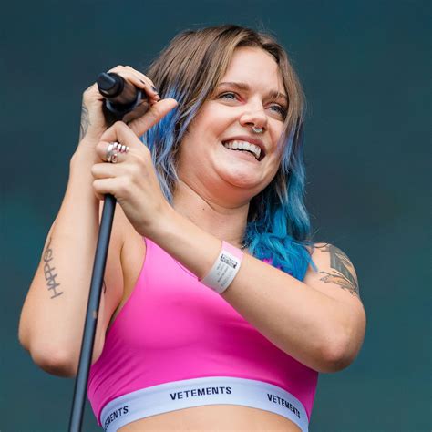 How to correctly pronounce Tove Lo in English, courtesy of Ru Paul