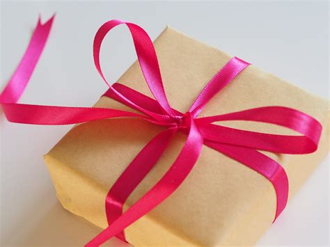 Pros and Cons of an Influencer Gifting Campaign - Influence Hunter