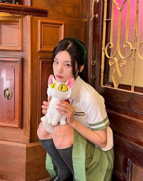 maximally adorable lets peek   list   pop idols