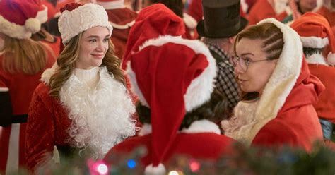 Hallmark's 2023 Holiday Movies Return to Streaming for a Limited Time