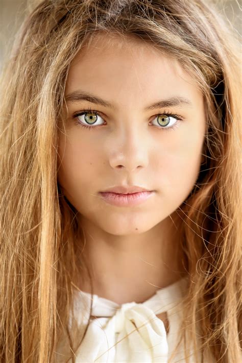 Caitlin Carmichael - Profile Images — The Movie Database (TMDB)