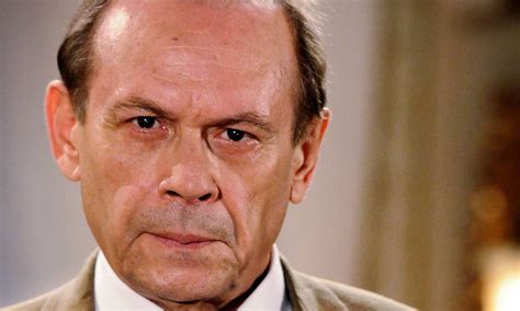 Como Deixar Um Relógio Emocionado Jose Wilker - Com preço inicial de R$ 800, relógio de José Wilker é leiloado por R ...