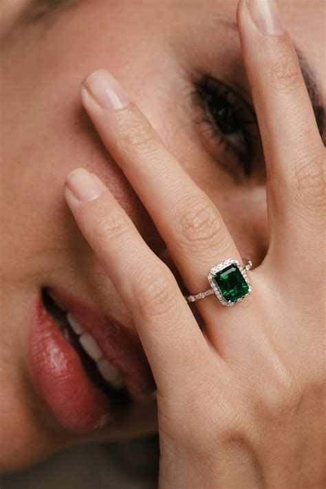 The Best Jewellery Gifts Under £250 | The Diamond Store