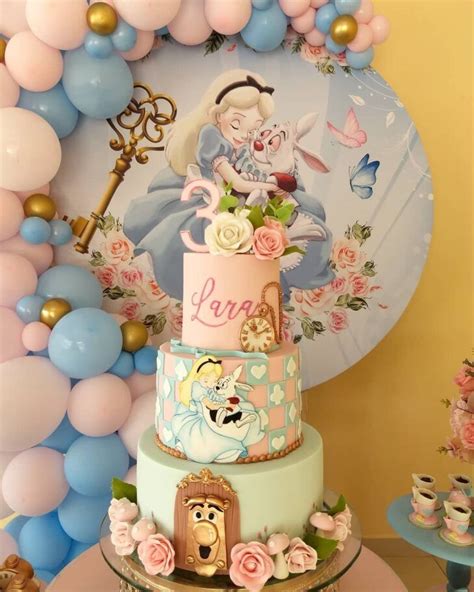 Alice No Pais Das Maravilhas Bolo - Bolo Alice no País das Maravilhas: como fazer + 85 ideias lindas ...