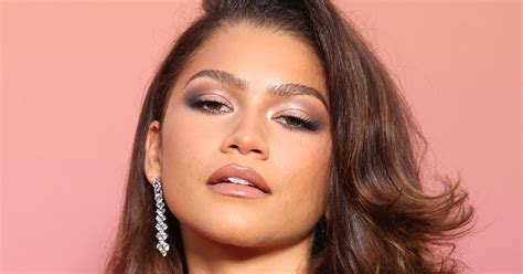 "Gingerbread Red" Hair Is Trending & It's So Flattering