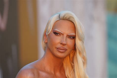 Lažna diva ne može bez laži: Jelena Karleuša je estradna šampionka u