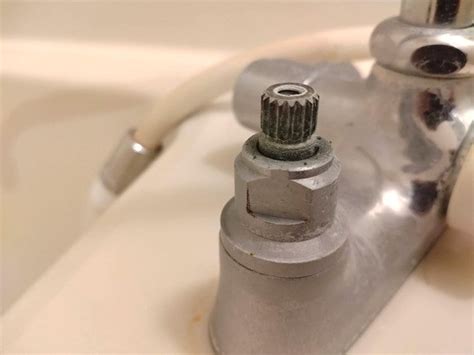 お風呂の蛇口水漏れ修理で大発見！— 見た目で品番を探し当てた話 | ヤマネコログ