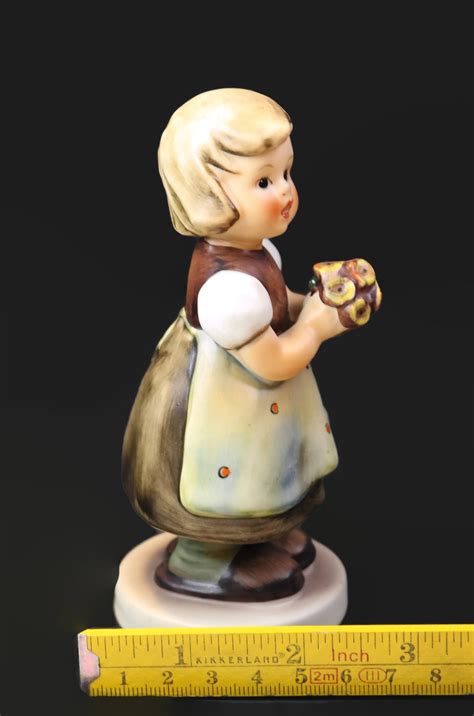 Goebel Hummel #257 FOR MOTHER Girl with Bouquet of Flowers TMK 5