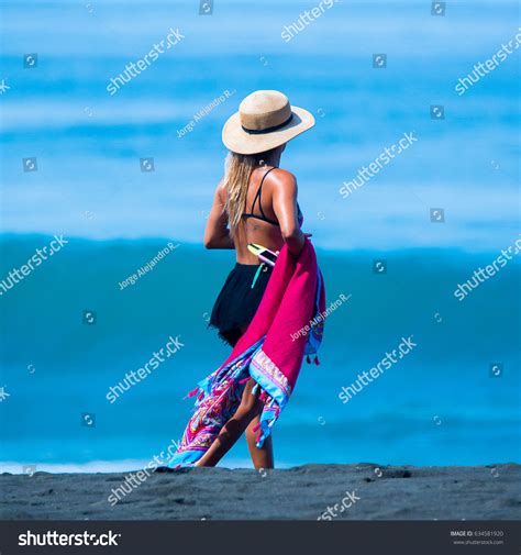 Beach Girls Costa Rica Surfing Paradise Stock Photo 634581920
