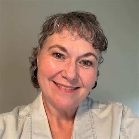 aopolatmkyvkswzhcxcrntlnyrwxivysuahrzruws   cxffffff  rj