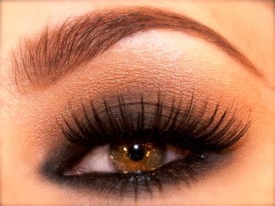 Matte Smokey Eyeshadow Tutorial | AmazingMakeups.com