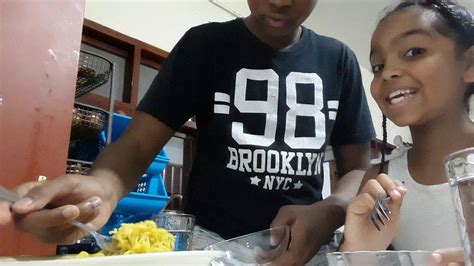 Comendo A Prima Mais Nova - Comendo massa com a minha prima - YouTube