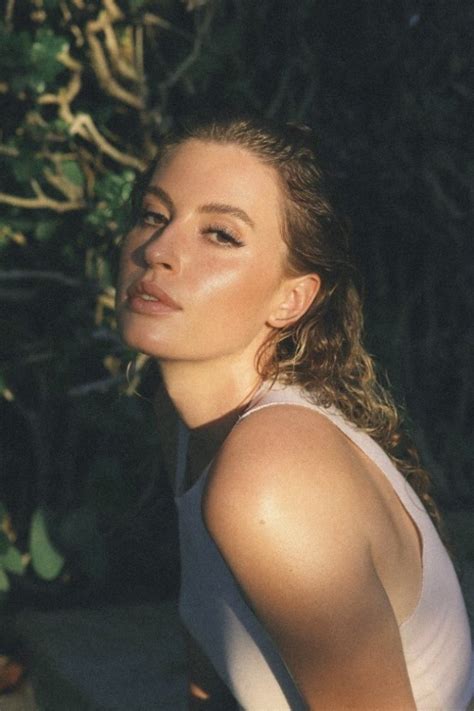 20+ Cari Fletcher Photoshoot Pictures