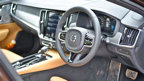 Volvo V90 Cross Country 2017 Diesel Std Interior Car Photos - Overdrive