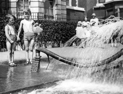 23 Vintage Photos That Show What Summer Fun Looked Like Before The ...