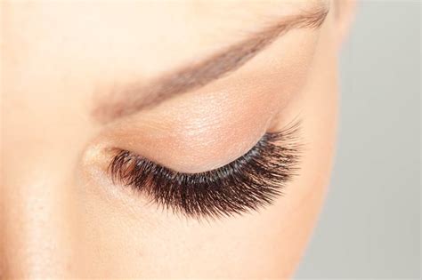 Как удлинить ресницы: секретные техники
