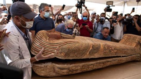 egypt reveals  ancient coffins   saqqara pyramids