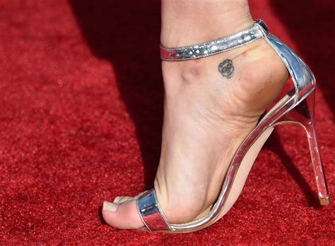 Miley Cyrus showing her foot