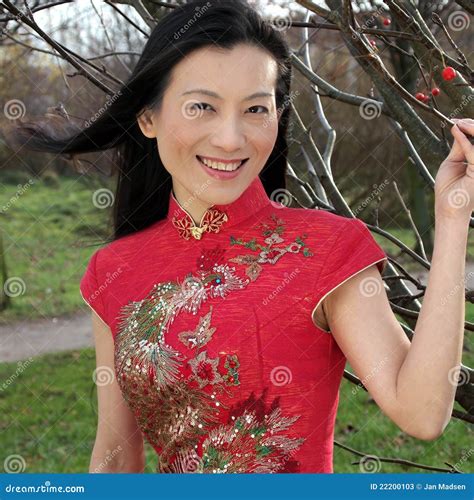 Beautiful Traditional Chinese Woman