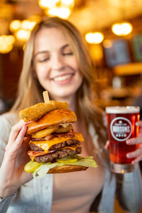 2025 PLAYOFF HOCKEY DEALS AT HUDSONS PUB! - Hudsons Canada's Pub