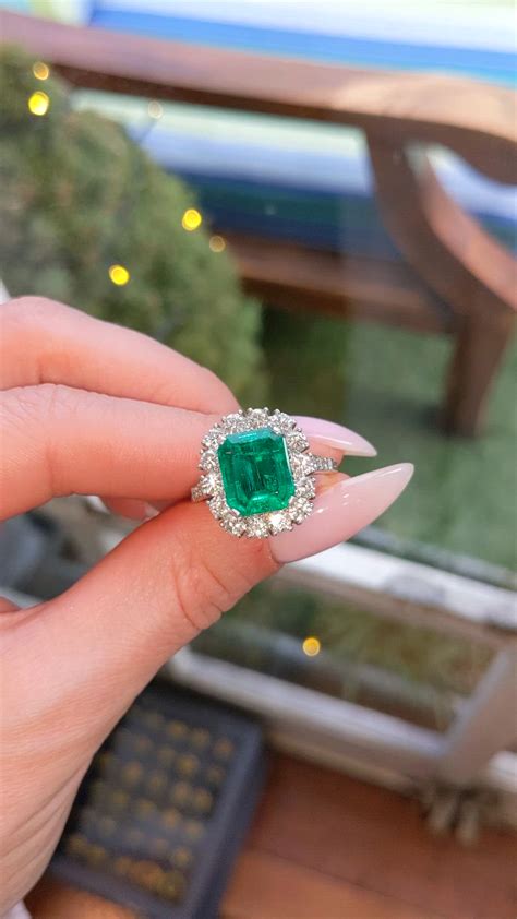 Emerald Ring - Emerald Cut 3.1 Ct. - Platinum 950 #J9981 | The Natural Emerald Company