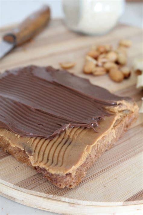 3 Minutes Peanut Butter And Nutella Sandwich - Easy Peasy Creative Ideas