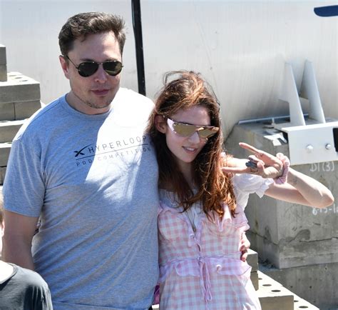 Elon Musk's Ex Grimes Gets Naked On Twitter!