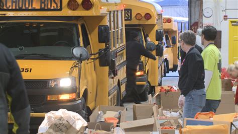 Buffalo Public Schools deliver schoolwork to students at home | wgrz.com