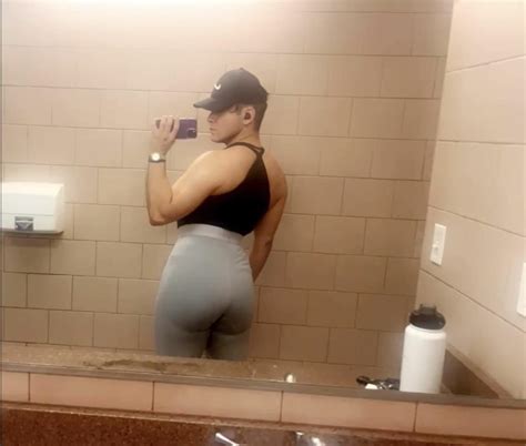 Let me have you crave me while we are in the gym : rMenInLeggings