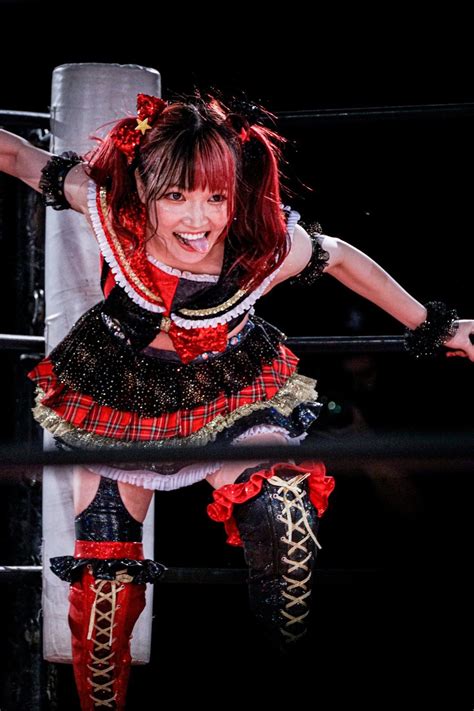 伊藤麻希 Maki Itoh on Twitter | Japanese wrestling, Wrestling divas, Poses