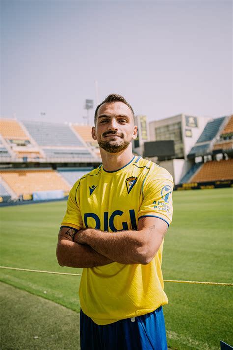 Dani Luna renueva con el Mallorca y se marcha cedido al Huesca