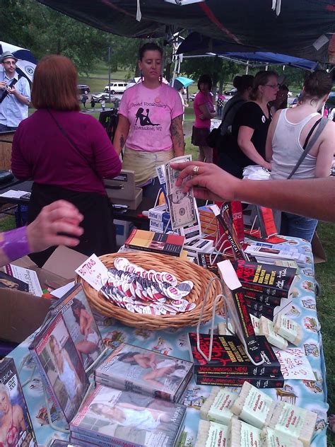 Porn Star Becca Blossoms: August 2011