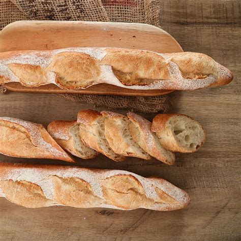 Bánh Mì Baguette Truyền Thống 230G