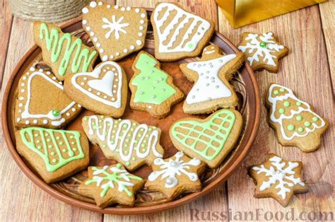 Рецепт: Рождественские имбирные пряники с глазурью на RussianFood.com