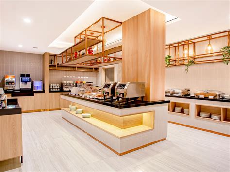 Restaurants Near Holiday Inn Express & Suites Bangkok Central Pier