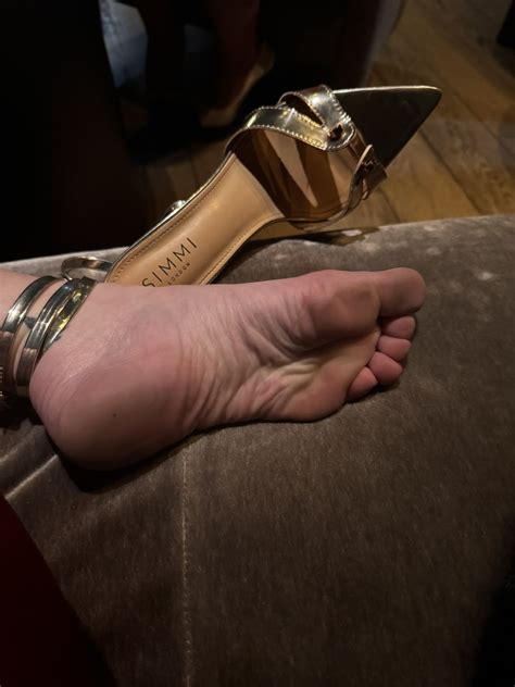 Leyla Hardy's feet