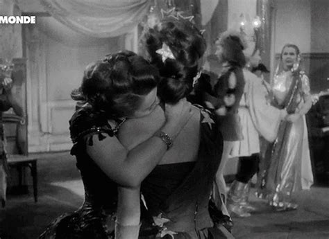 Na Laetha Geal M'óige | Vintage lesbian, Girls in love, Woman loving woman