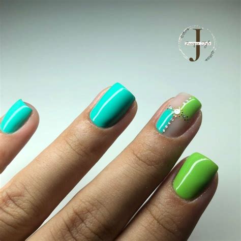 Aqua Nails: The Gorgeous Nail Trend To Try This Year