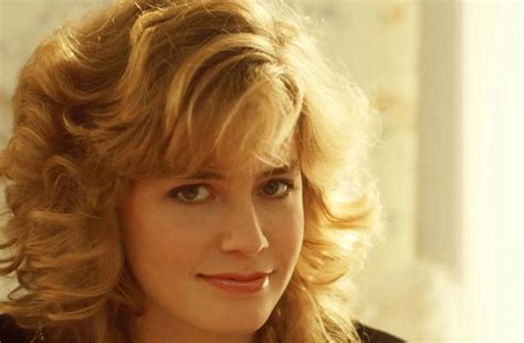 Elisabeth Shue Wallpapers (18 images) - WallpaperCat