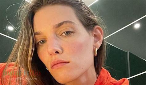 charlotte cardin bio age height wiki models biography