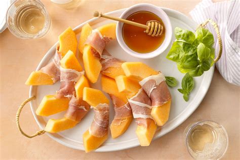 How to Make Prosciutto and Melon (Prosciutto e Melone)